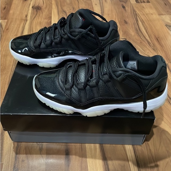 **sold** Air Jordan 11 Retro Low “72-10” - Picture 3 of 8